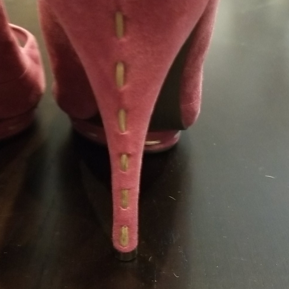 BCBGeneration womans size 8.5M heel - Picture 8 of 16